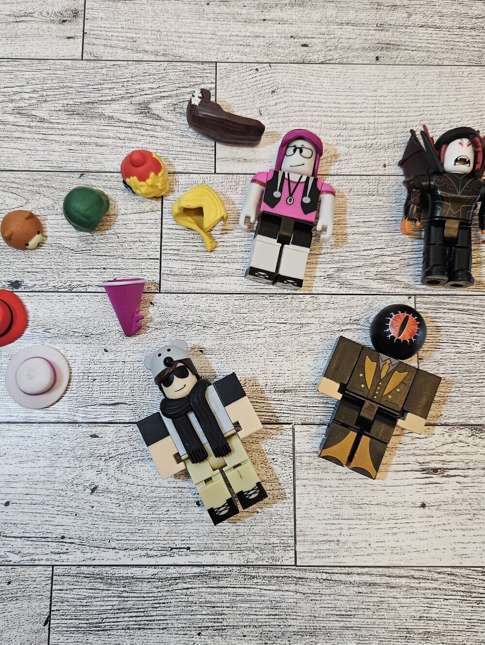 Roblox Lot of 4 Action Figure Toys With Accessories - Picture 2 of 8